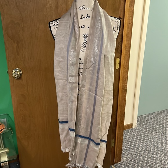 Scarf - Picture 5 of 6